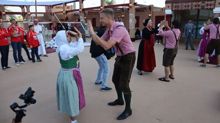 Tanzen verbindet die Menschen. Unterschiedliche Kulturen und Menschen mit sowie ohne Behinderung finden im Tanzsport zusammen.