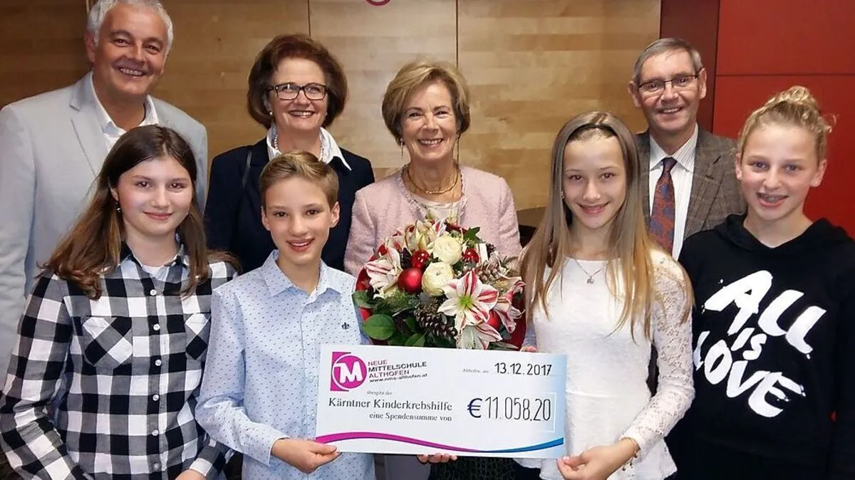 Alexander Benedikt, Ingrid Zemrosser, Margit Binder und Helfrid Mansberger (von links) mit stolzen Schülern 