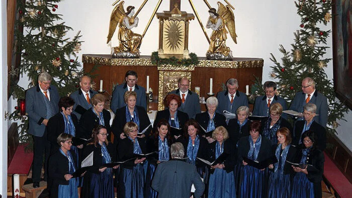 Zahlreiche Besucher kamen nach Bodensdorf in die katholische Kirche St. Stefan, . . .