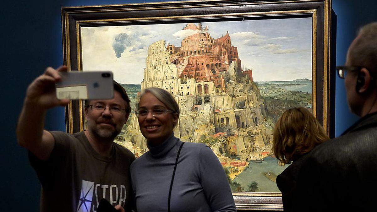 Letzte Selfies vor dem &quot;Turmbau zu Babel&quot;