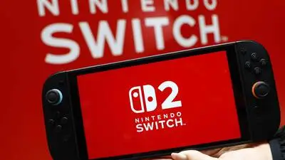 Die Nintendo Switch 2 mit rotem Hintergrund