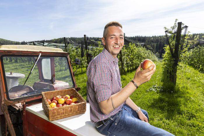 Simon baut an seinem Bio-Obsthof hauptsächlich Äpfel an