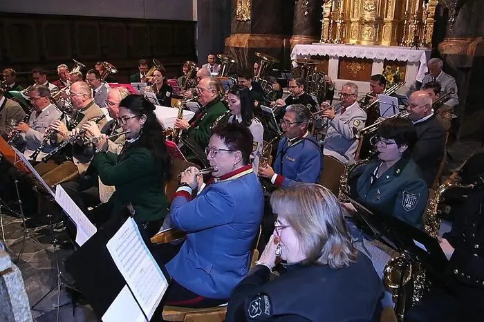 Rund 40 Musikerinnen und Musiker aus einer Reihe von Musikkapellen aus dem Bezirk Voitsberg wirkten gemeinsam am Konzert mit.