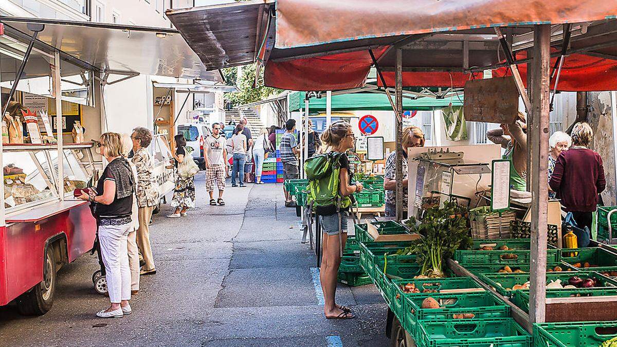 Neue Stand-Anordnung am Wochenmarkt