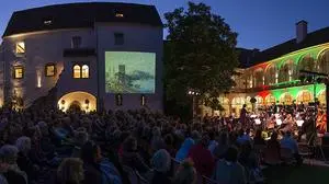 Musik unter freiem Himmel im Schlosshof Hartberg