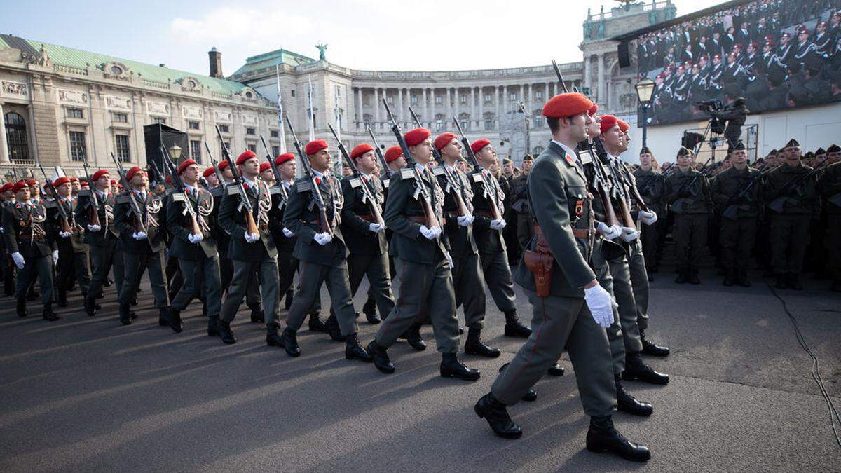 Soldaten sollen die Möglichkeit bekommen, am Rande von Heeres-Veranstaltungen Identitäsfeststellungen vorzunehmen, wenn es nach der Regierung geht.