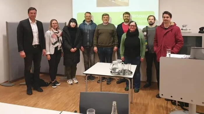 Im Rahmen des "Qualitätsdialogs" wurden Politiker, Jugendliche und Stakeholder befragt