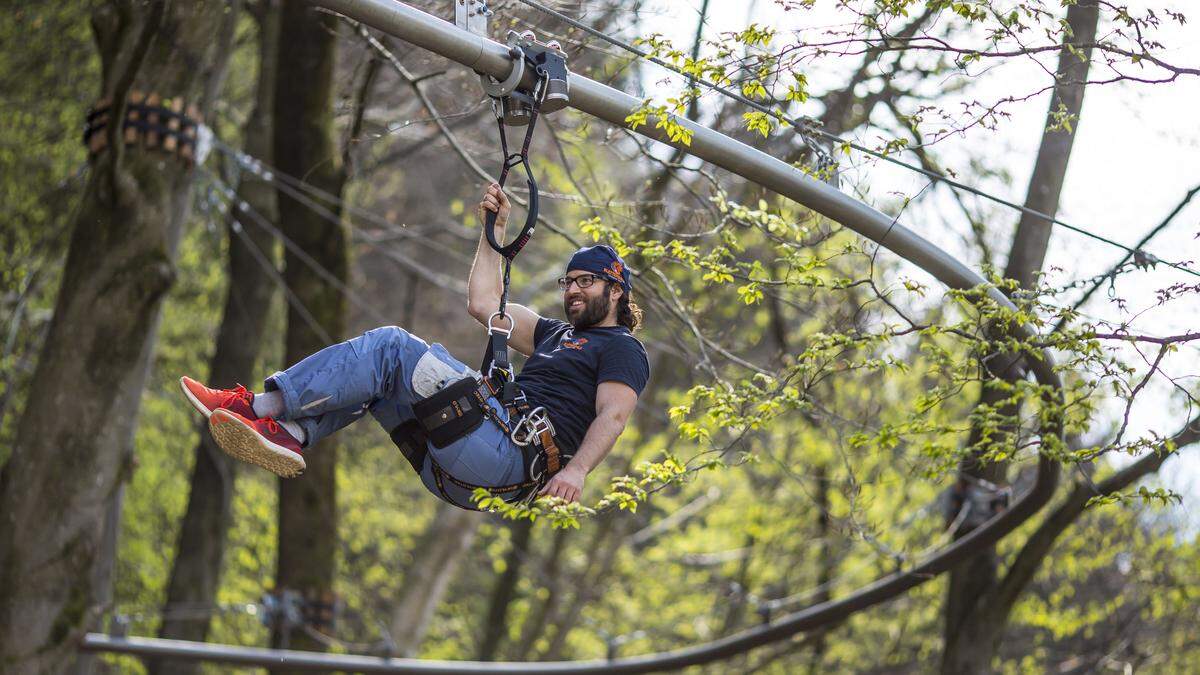 Spaß und Abkühlung zwischen den Bäumen bietet der Kletterwald Ossiach