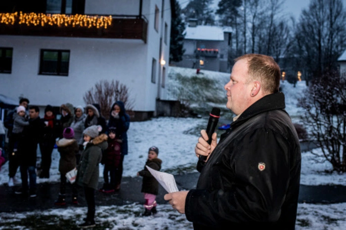 Dorf-Leiter Michael Trebo eröffnete das Fest und dankte für die treuen Unterstützer.