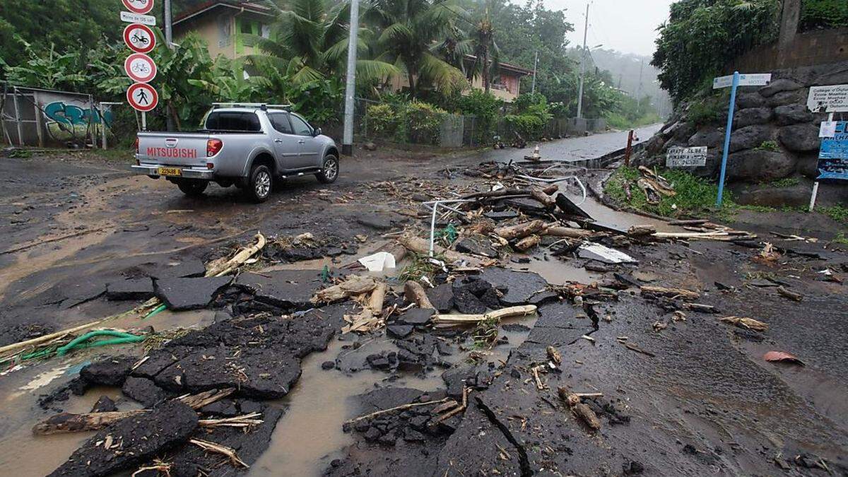 Zerstörte Straßen auf Tahiti