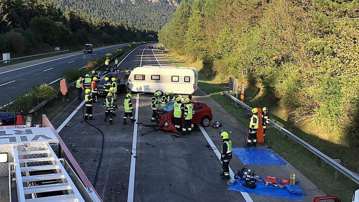 Dramatische Szenen nach dem Unfall