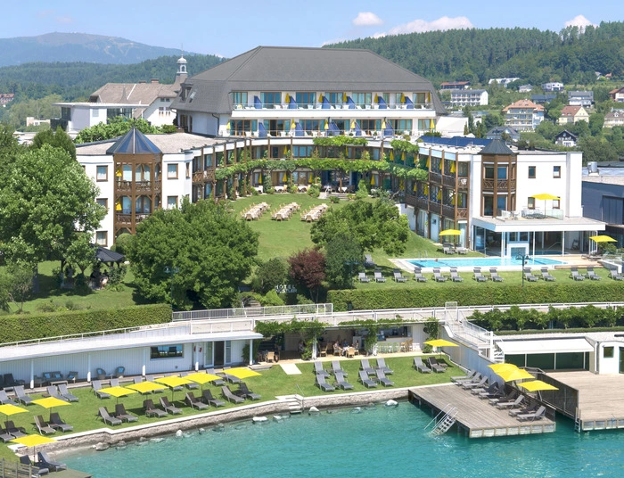 Am privaten Badestrand lässt es sich besonders gut entspannen