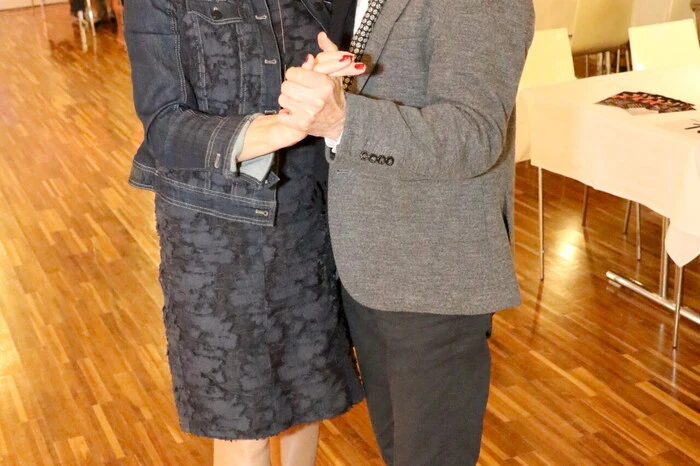 Auf der Tanzfläche gesichtet wurden unter anderen Bürgermeister Martin Kulmer, die Dancing-Stars Andy und Kelly Kainz sowie der ehemalige Weitensfelder Amtsleiter Ernst Bischofter (Foto). 