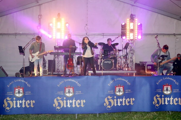 Mit den „Bengels reloaded“ (Lisa-Marie Zitter, Mike Drabosenig, Georg Gratzer, Gerry Pischelsberger, Freddy Zitter) war auch für die optimale Musik gesorgt. 
