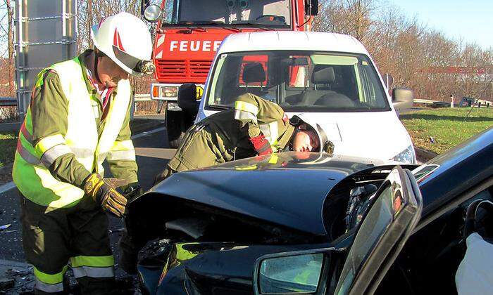 Fahrzeugbergung durch die Feuerwehr