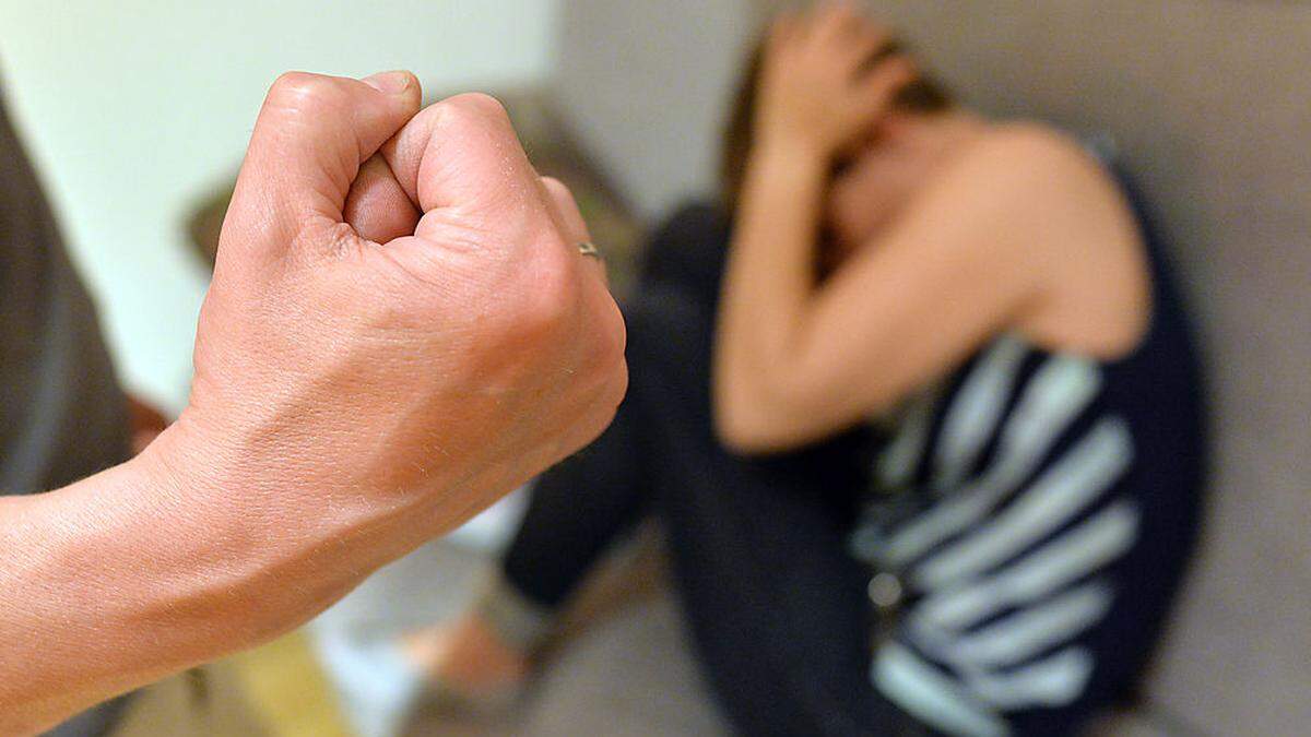 Jede dritte Frau in Österreich hat ab dem Alter von 15 Jahren bereits körperliche oder sexuelle Gewalt erleben müssen