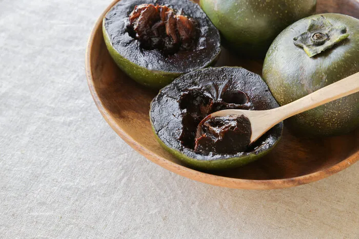 Vor etwa zwei Jahren etwa startete der Siegeszug der Schokopuddingfrucht. Ihr Ursprung ist Mexiko und Guatemala. Jetzt kann man die Samen bestellen und sie selbst züchten.