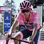 Egan Bernal krachte im Training gegen einen Bus.