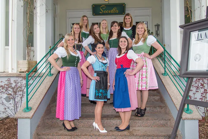 Diese Damen aus der Steiermark möchten ebenfalls Hoheit des größten Blumenfests Österreich werden.