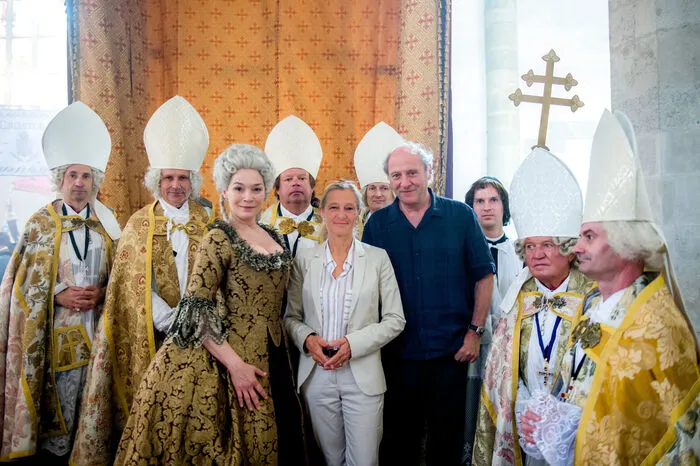... In weiteren Rollen zu sehen: u.a. Karl Markovics, Fritz Karl, Julia Stemberger, Cornelius Obonya, Anna Posch, Dominik Warta, Nathalie Köbli.