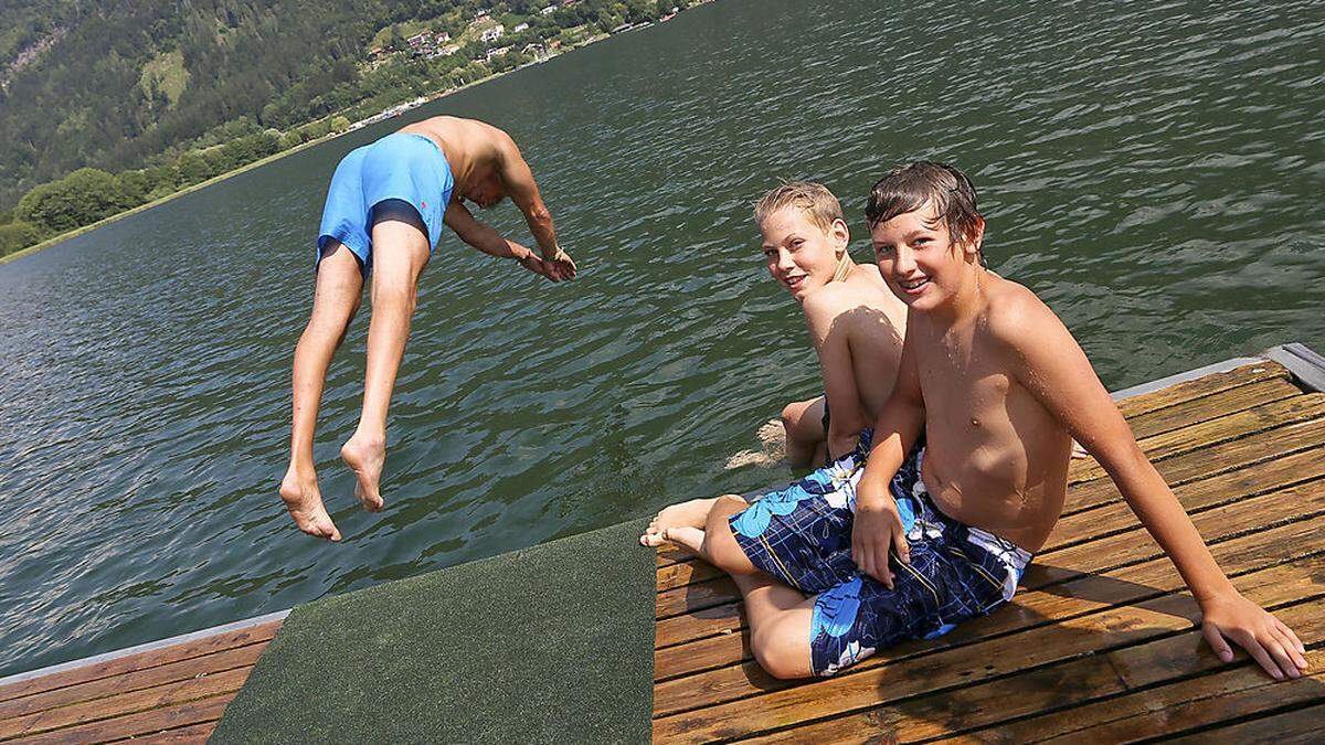 Der Sprung in den Ossiacher See bei 23 Grad