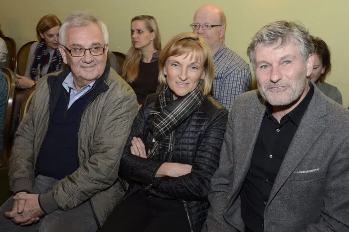 Eckhard Höfferer, der Vater der Autorin, sowie Bettina und Michael Assam waren ebenso unter den Gästen, wie . . .