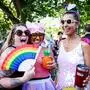 Kunterbunte Party mit Botschaft: CSD-Parade und Parkfest