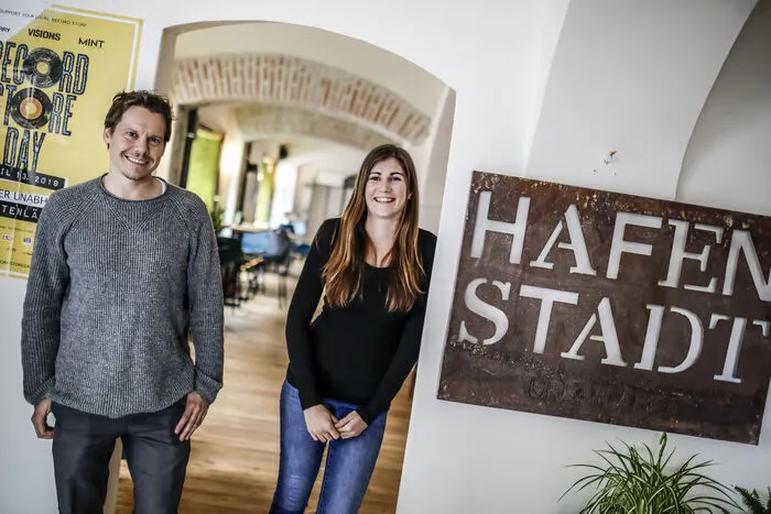 Michael Pontasch und Gastro-Leiterin Denise Gstättner haben bereits ausgereifte Pläne für die Hafenstadt.