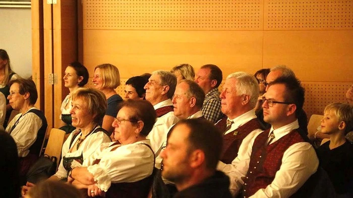 Der Kultursaal platzte aus bei der diesjährigen Adventfeier aus allen Nähten...