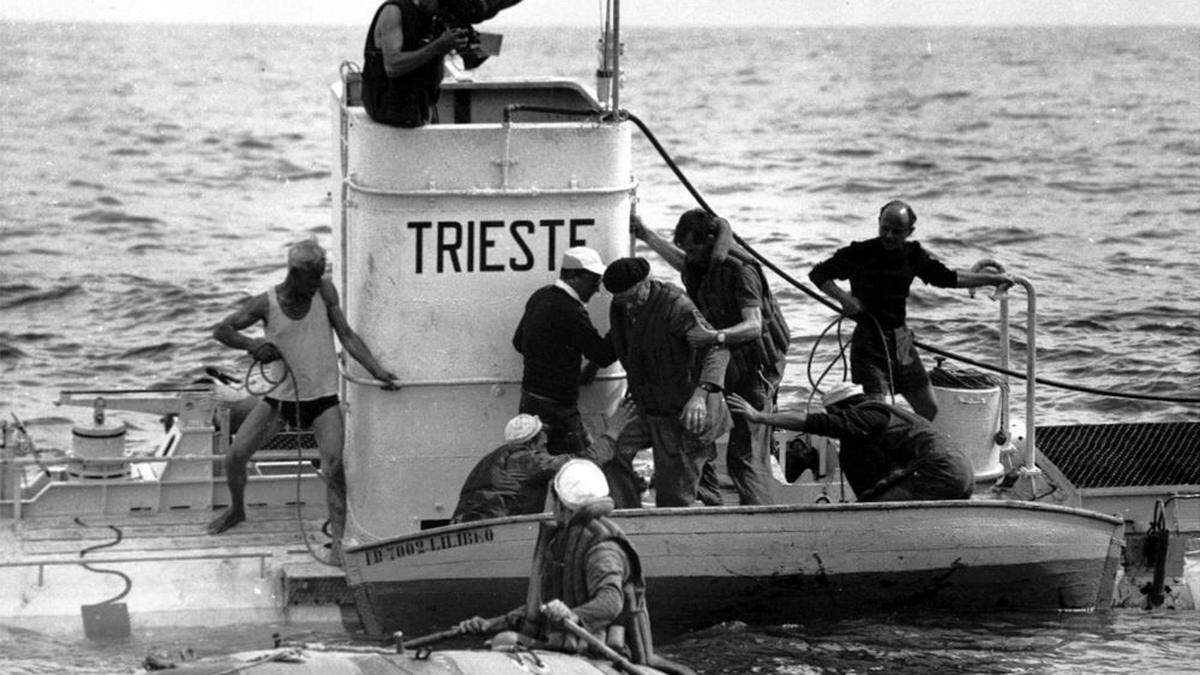 Mit dem  Tiefsee-U-Boot &quot;Trieste&quot; ließen sich Jacques Piccard und Don Walsh in die Tiefen des Pazifik hinabgleiten