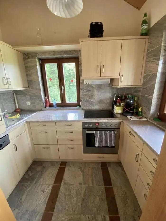 Auch diese Küche ist im Verkaufspreis inkludiert