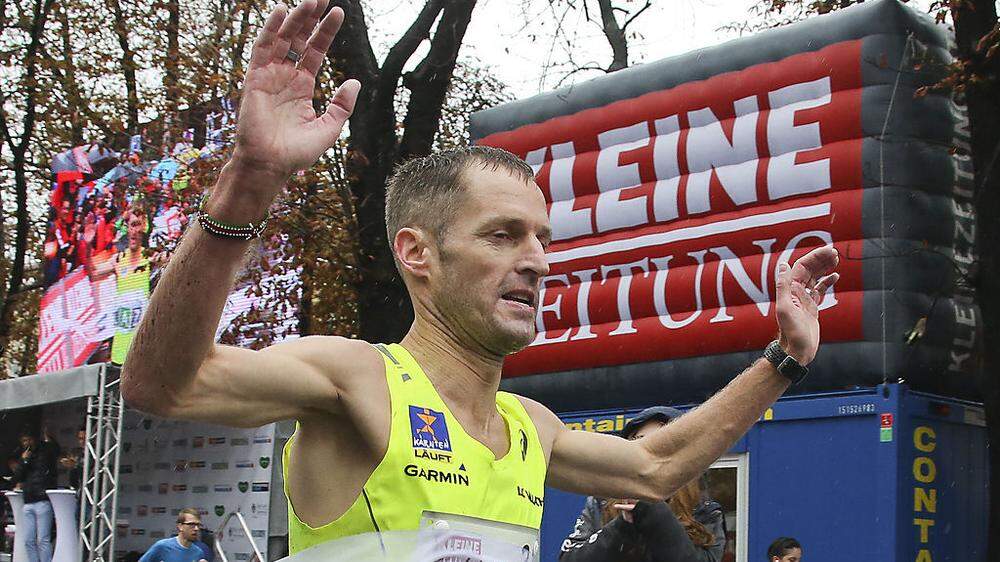 Roman Weger lief in Graz mit 2:23:25 zum Marathonsieg