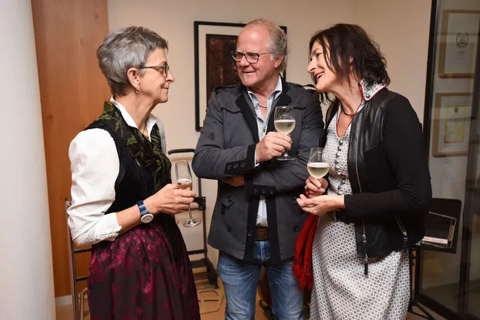 Senior-Chefin Inge Daberer mit Holzbaumeister Hannes Pichler und Ehefrau Gerda.