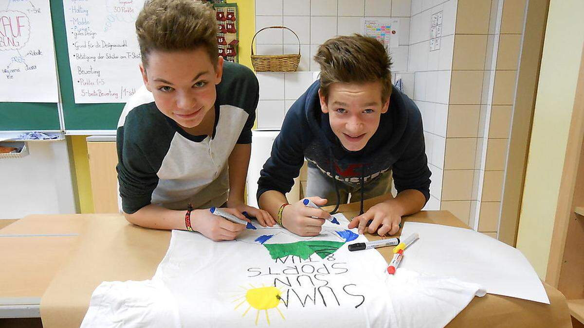 Die Schüler der HAK beschäftigen sich im Rahmen eines Projektes mit Herkunft und Vermarktung von T-Shirts