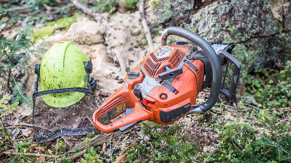 Trotz Schutzhelm wurde der Mann schwer verletzt