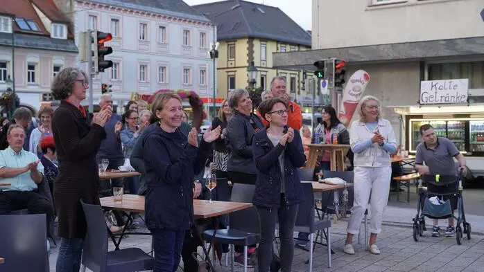 Der Michaeliplatz in Voitsberg wurde in den letzten Wochen schon öfter zum Schauplatz von kostenlosen Konzerten – und zum musikalischen Treffpunkt.