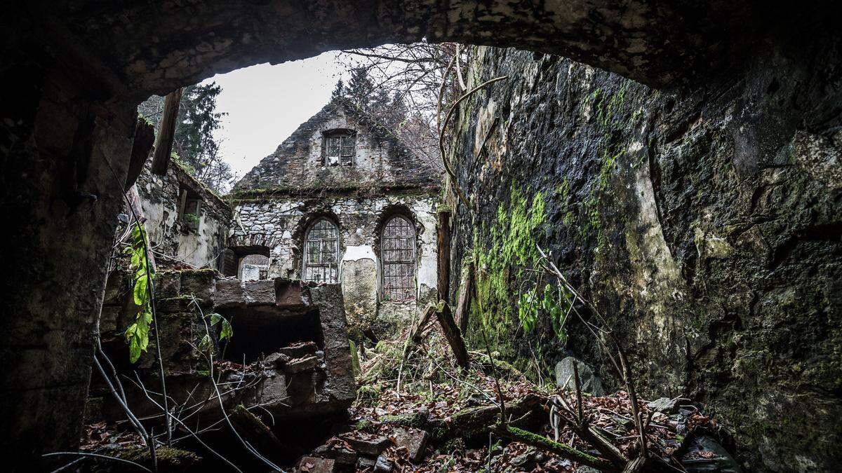 Die Ruine einer Mühle bei Arnoldstein dient heute nur noch als Kulisse für außergewöhnliche Fotos