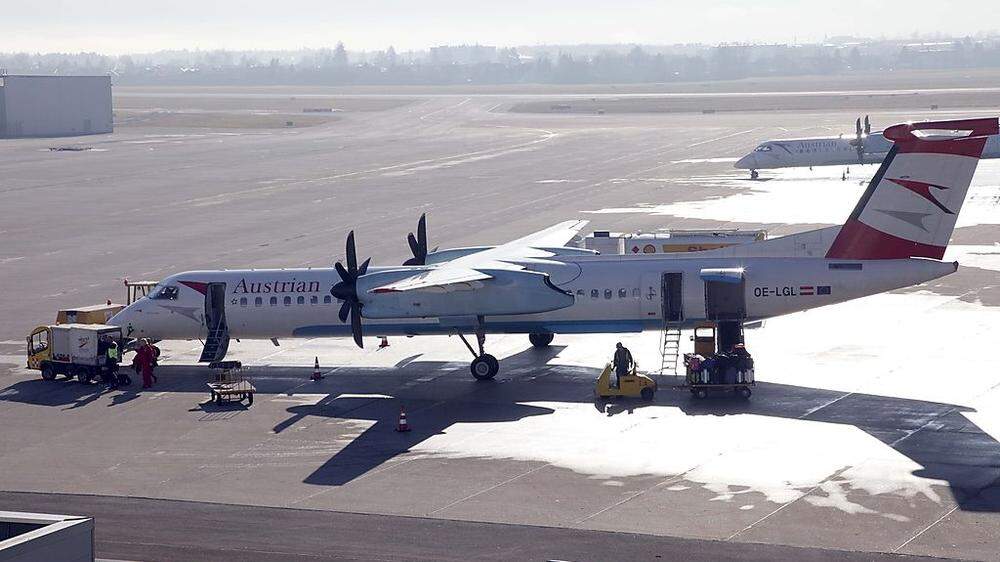 Ein Bild, das Montagvormittag ausblieb: Die AUA-Maschine aus Wien auf dem Flughafen Klagenfurt