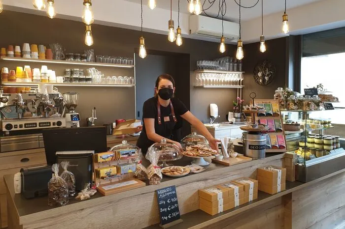 Kaffee und Kuchen gibts derzeit zum Mitnehmen