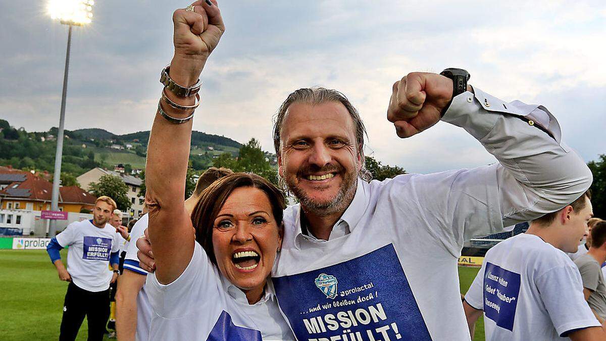 Hartberg-Präsidentin Brigitte Annerl mit Trainer Markus Schopp