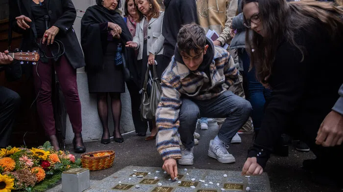 Ein berührendes Schulprojekt, das nachhaltig wirken wird: Die HAK Grazbachgasse hat sich im Schuljahr 2021/22 der Erforschung ihrer Geschichte in der Nazizeit gewidmet ...