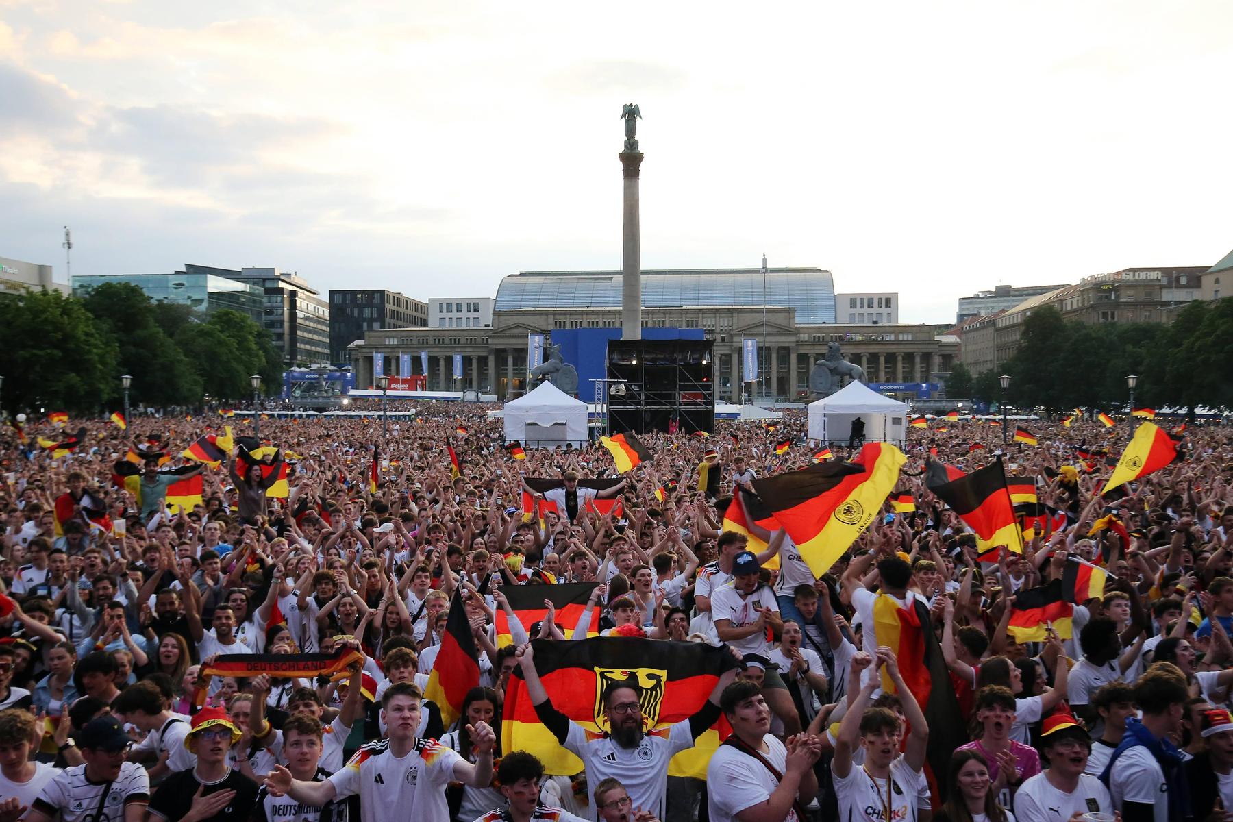 Uefa Euro 2024: Verletzte und Festnahme bei Auseinandersetzung in Stuttgarter Fanzone