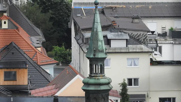 Der Turmfalke nistet gern hoch oben in Türmen. Darauf ist wohl auch sein Name zurückzuführen.