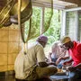 Essen schafft Gemeinsamkeit: Seit Mittwoch leben rund 45 Flüchtlinge aus Syrien, dem Irak, Afghanistan und Kirgistan in Velden