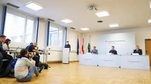 Rene Kornberger (LKA), Landespolizeidirektor Gerald Ortner und Christian Kroschl (Staatsanwaltschaft Graz) informierten
