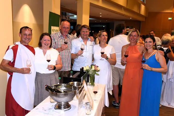 Im Rahmen des Waltersdorfer Wein-Weekends, kurz WWW, wurden die besten Weine der oststeirischen Römerweinsstraße präsentiert und prämiiert