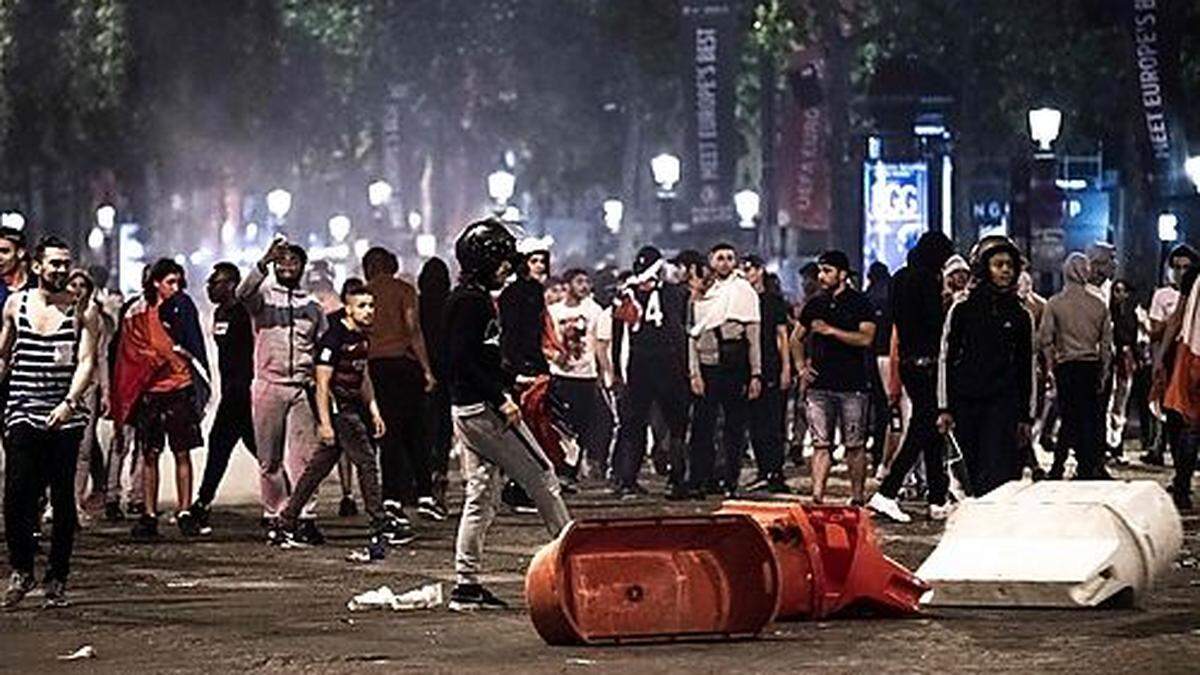 Ausschreitungen nach dem Semifinale im Stade de France