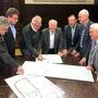 Bürgermeister Josef Ober (Mitte) und sein Team stellten das neue Verkehrskonzept vor.