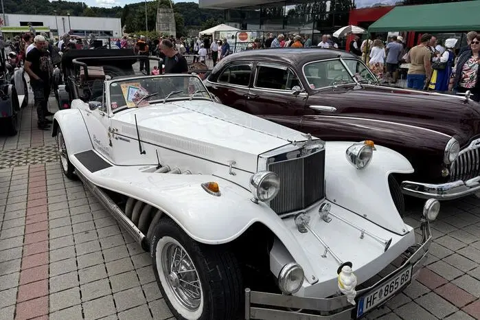 Klassiker, historische Autos, Traktoren und Motorräder erfreuten das Herz unzähliger Freunde des alten Eisens