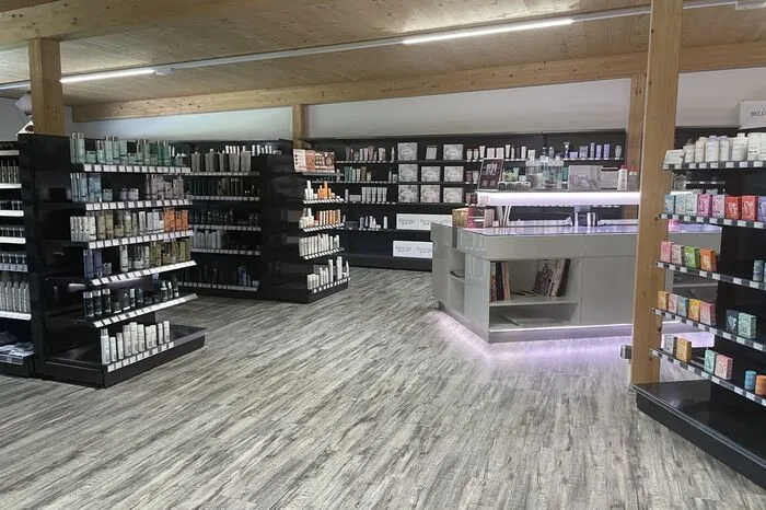 Die Haarpflegeprodukte werden auch im Shop am Firmenstandort Gamling verkauft.